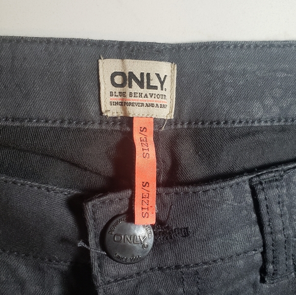 ONLY gray pants size S. - Picture 6 of 6